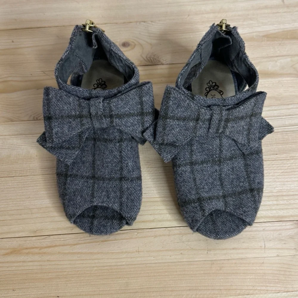 Joyfloie Sophie Gray Plaid Sophie Shoes. Great Condition. Size 10. HTF. Bow
